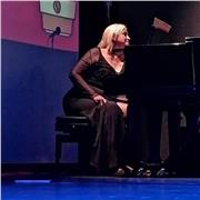 Maestra de música: canto, coro, solfeo, piano y composición. Compositora de la FAM-UNAM y licenciada en Educación Artística